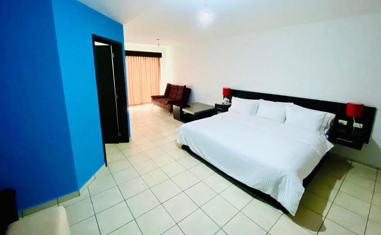Hotel Suites Del Real Zapopan Exterior photo