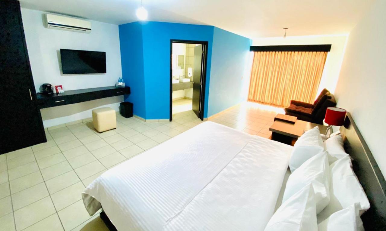 Hotel Suites Del Real Zapopan Exterior photo